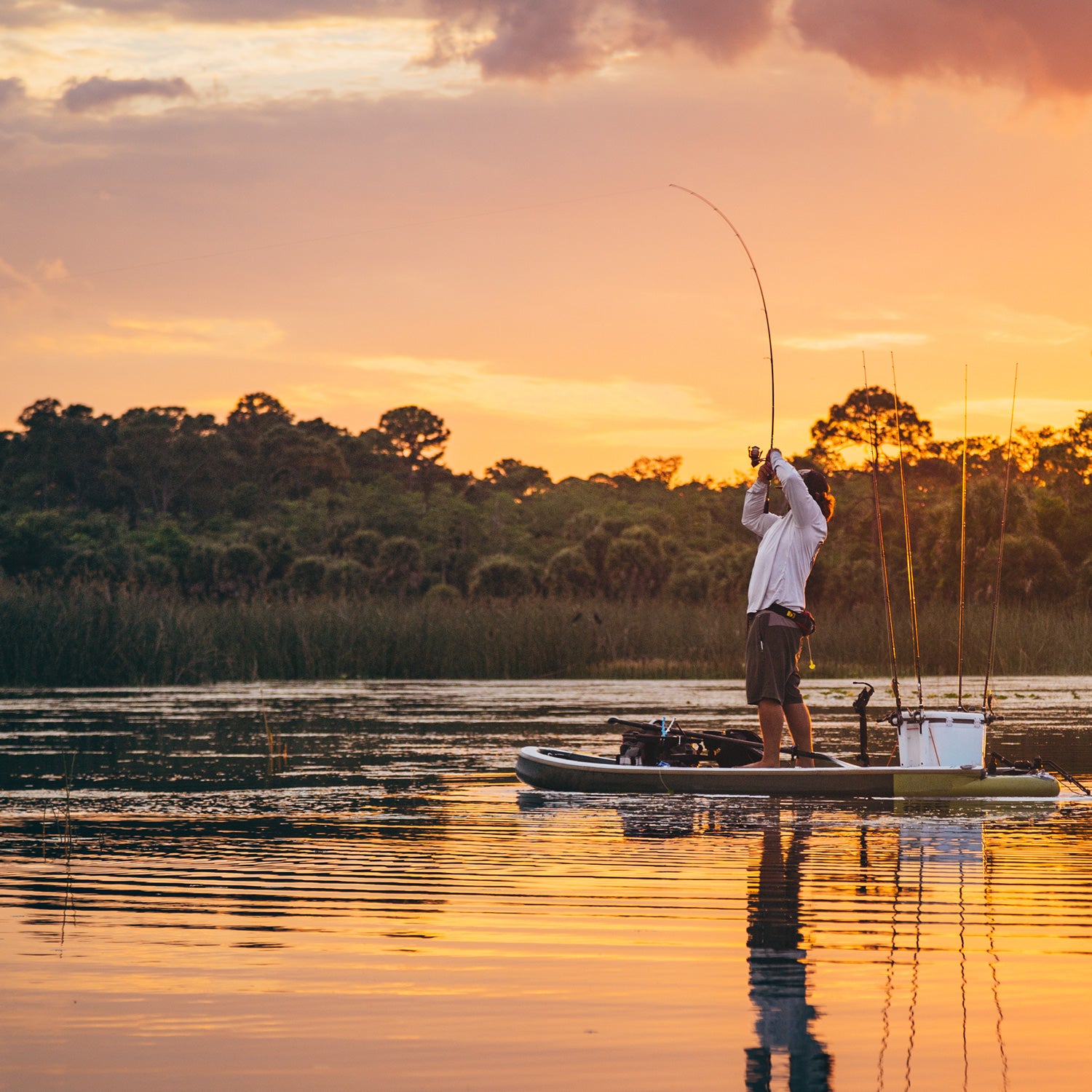 Handing Magic L Two Pieces spinning fishing rod provides all day comfort