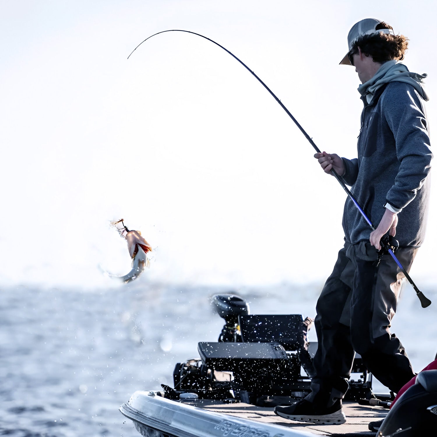 HANDING Cruiser Shadow saltwater rod perfect for slow-pitch jigging and big catches.