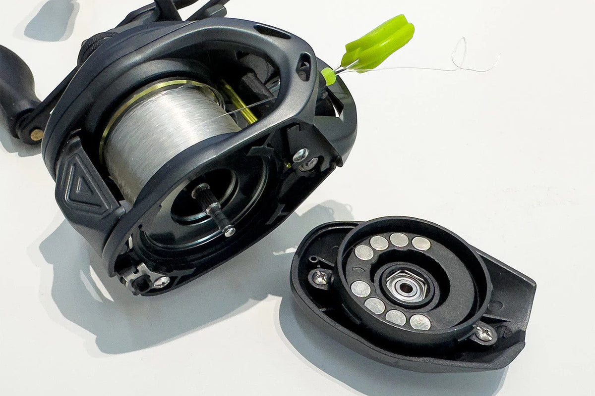 1970s ted williams baitcasting fishing reel mdl 550 line capacity Vintage Sears & Roebuck Ted Williams 560 Bait Cast Fishing Reel model  779.31199