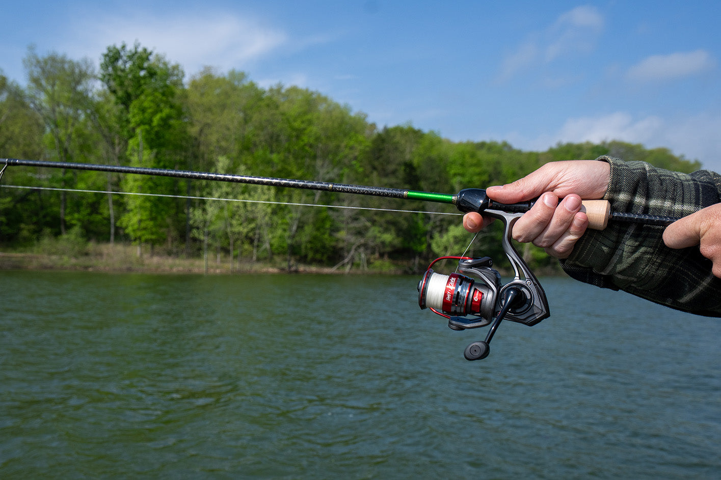 What's The Difference Between a Fishing Pole and Fishing Rod